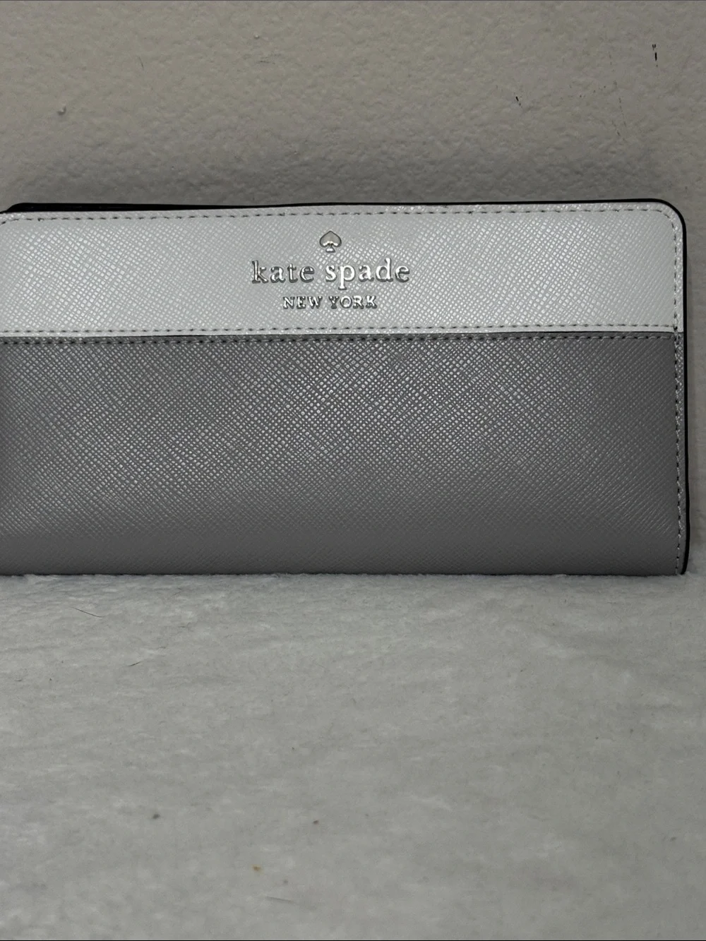kate spade Two-Tone Gray and White Zip Wallet
